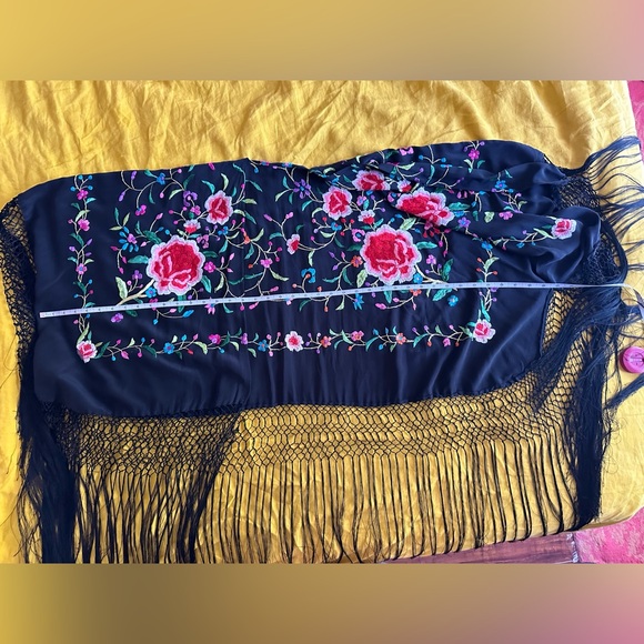 Beautiful, Vibrant Kimono - Picture 14 of 14